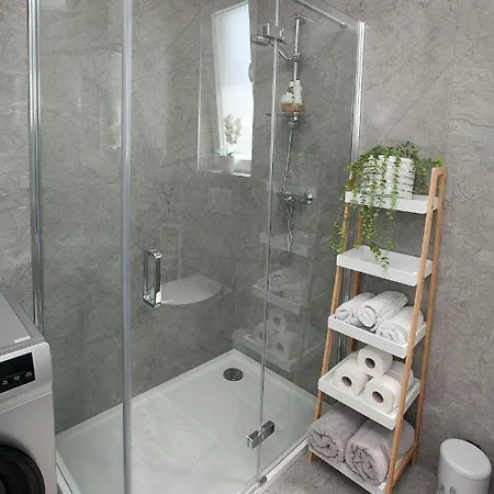 Luxury Eva * 扎达尔